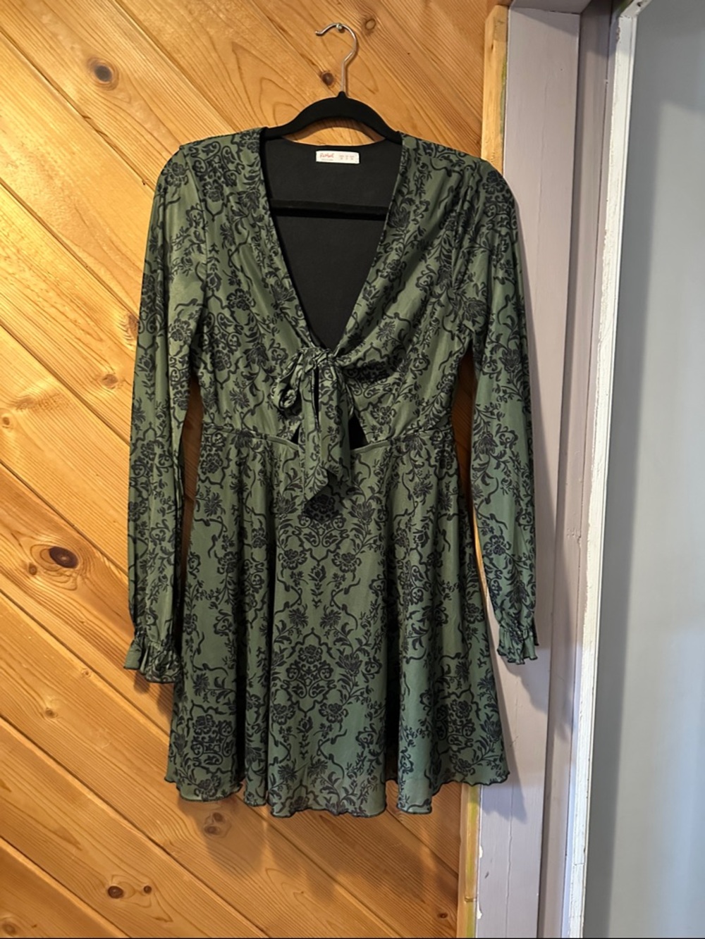 Women's Green Floral Tie-Front Dress